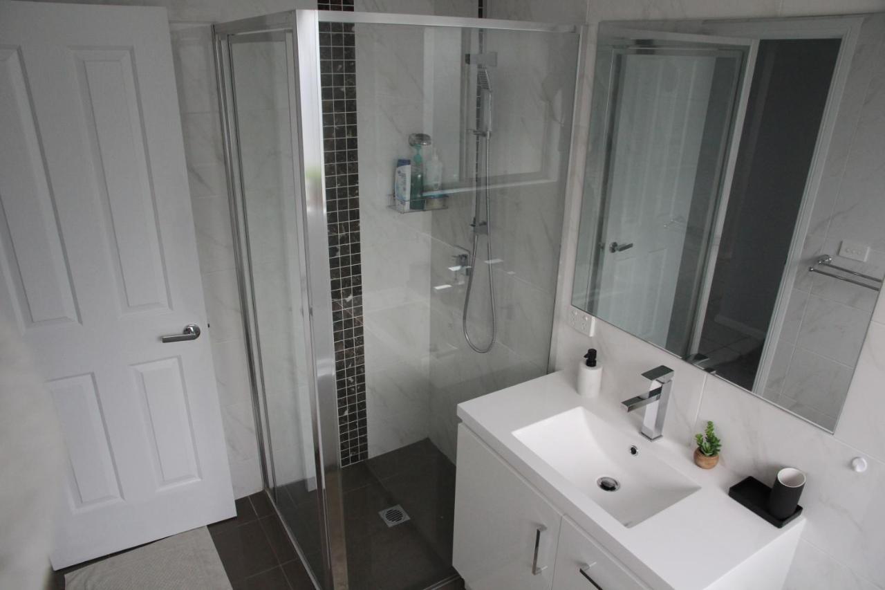 With Share Bathroom Homestay Orange